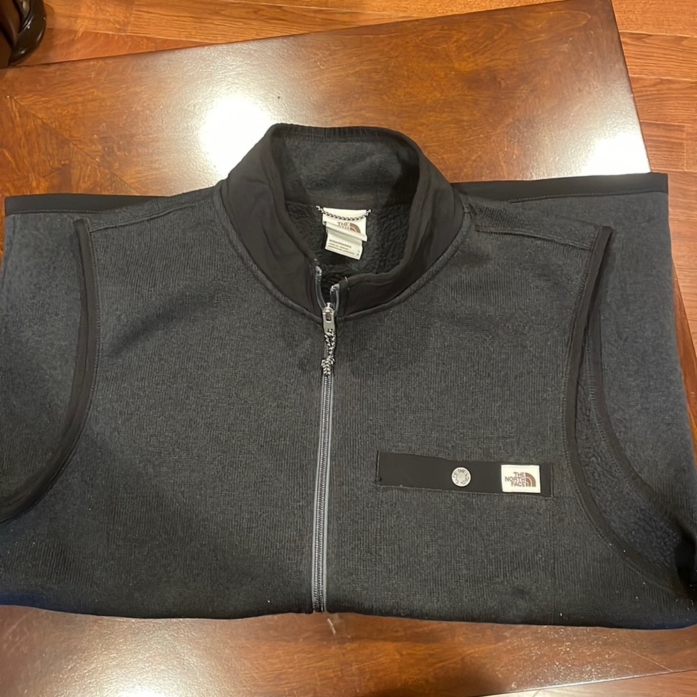 The Northface vest size large